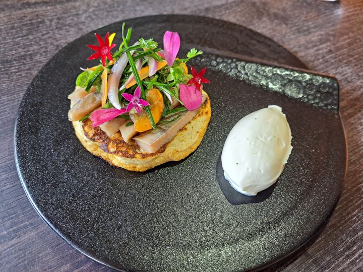 Tarte fine et sa quenelle mousseuse, Le Grain de Folie